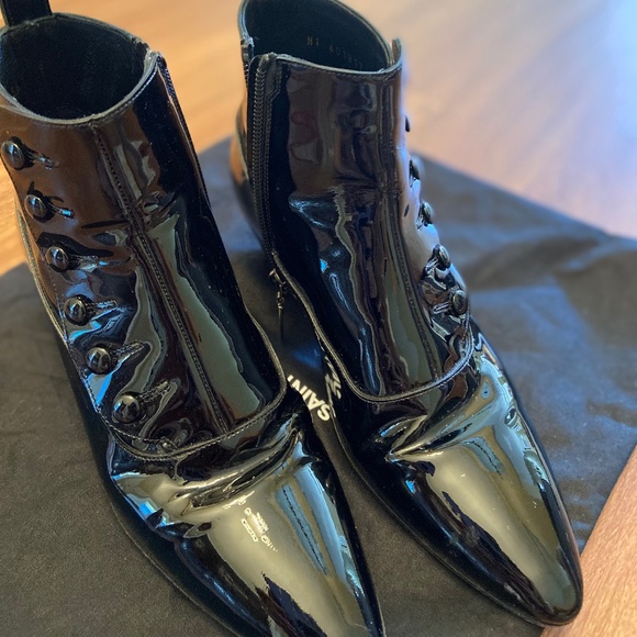 Shoes - Picture 1 of 3